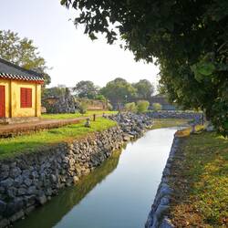 Sie lädt zum Spazieren ein