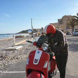 Mit dem Roller in Marina d 'Oro