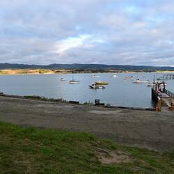 The bay at Moeraki