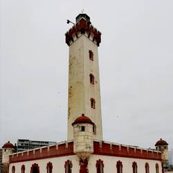 Der monumentale Leuchtturm von Serena