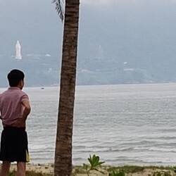 Weiblicher Buddah (Im Hintergrund)