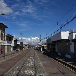Eisenbahn Linie durch die Stadt