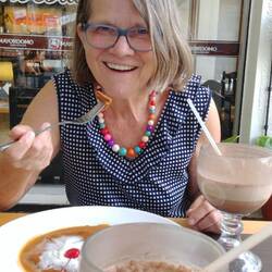 Cafes und Restaurants offen, alle Geschäfte