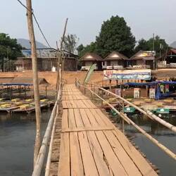 Fußgängerbrücke? Nö, sabaidee 😄