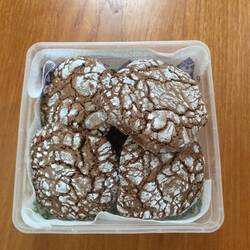 Crackled Chocolate fudge biscuits