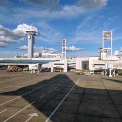 letzter Flug vom gesperrten Aeropuerto Silvio Petirossi