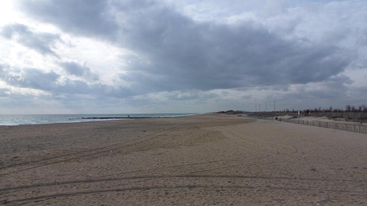 Der er god plads på stranden ved Sète på denne årstid!