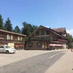 … nit emool 1 km wyter hets doch no e Baiz fyr mich gäh …