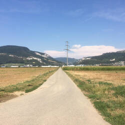 … will bald gohts uf heissi und öde Wäg wyter …