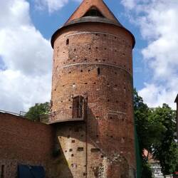 Der Burgturm mit einem 11 m tiefen Verlies