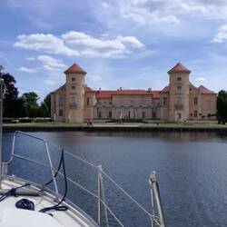 Das Schloß vom See