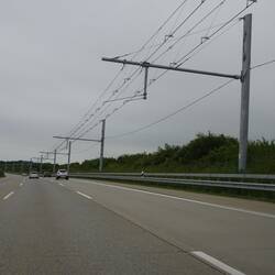 Der E-Highway auf der A1 bei Lübeck