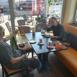 Zeit für Kaffee mit leckerem Rabarberkuchen