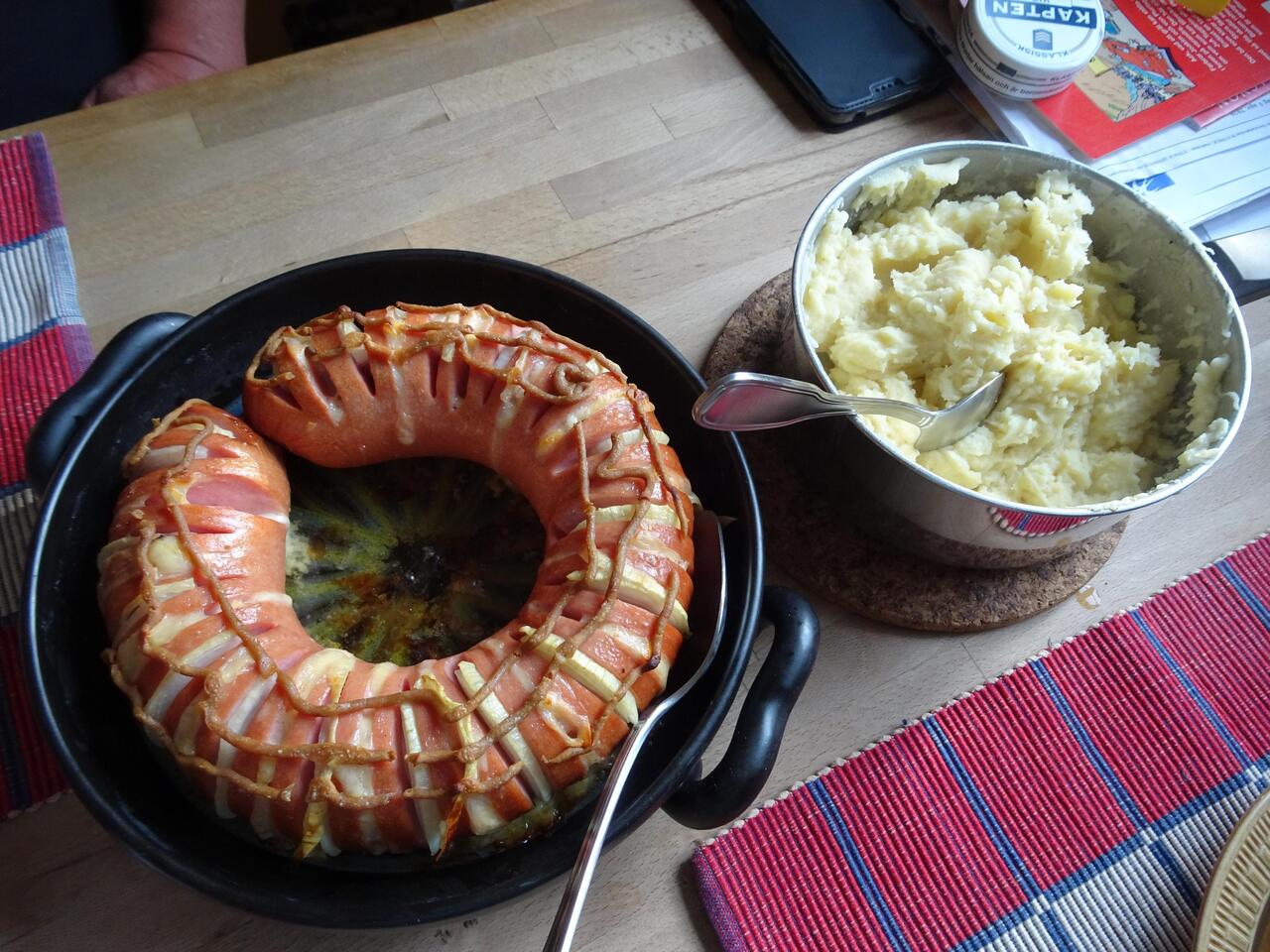 Falukurv mit Kartoffelpüree