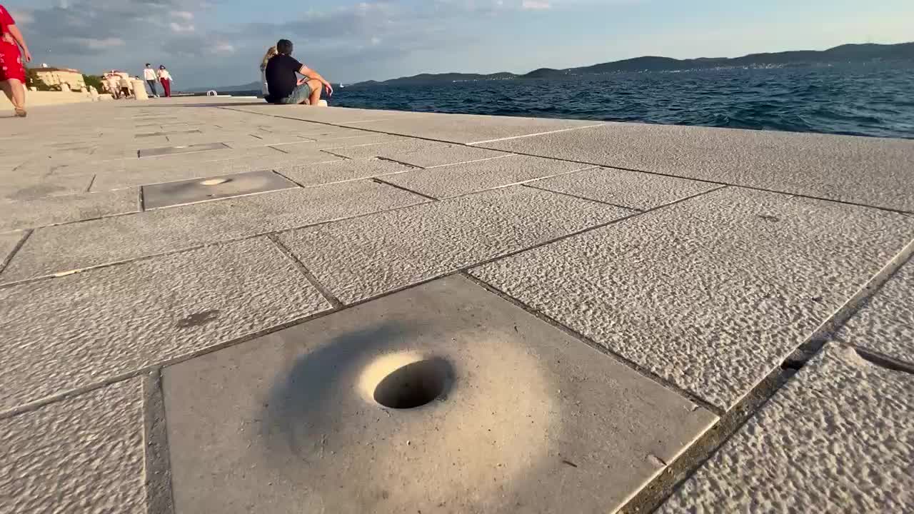 The singing sea! Cool wenn man weiß wie es funktioniert. Daneben wohnen müsst ich nicht.