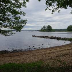 Im Süden endet die Straße in Backarebo...
