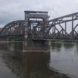 Brpcken verleihen einer Stadt am Fluss die Seele