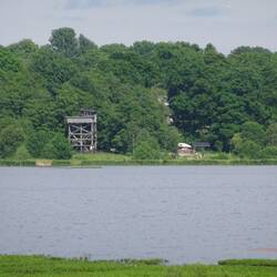 Blick zurück zum Vogelturm und zur Toppola