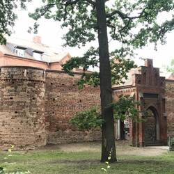 Die Stadtmauer aus Backstein