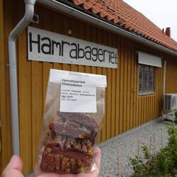 Tolle Landbäckerei im Einfraubetrieb und göttlichen Pistazie-Schokokeksen!