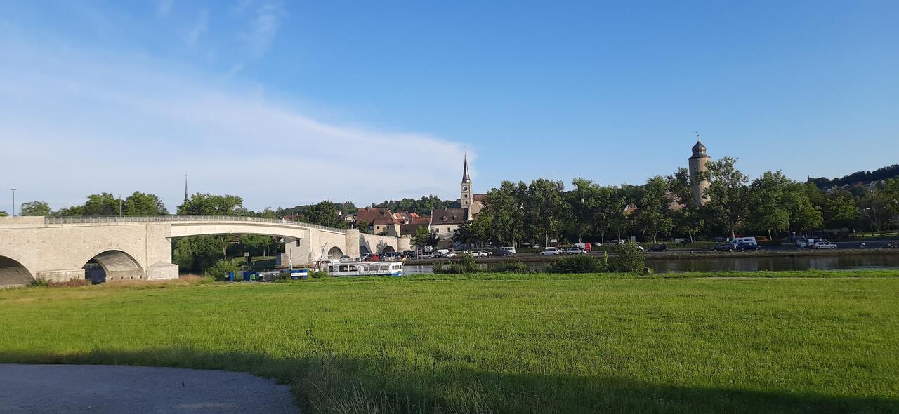 Alte Steinbrücke über den Main