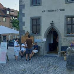 Weinausschank an der Brücke.