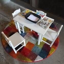 ...ganz pragmatisch der Kinderspieltisch.