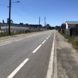 Durch das Industriegebiet und den sozialen Brennpunkt rein in die Stadt