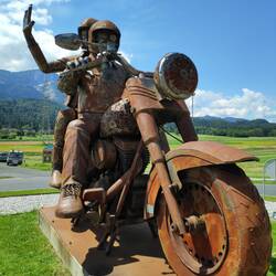 Harley Davidson Skulptur (mit Cache)