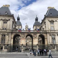 Das Rathaus der Stadt