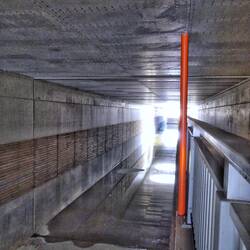 Tunnel - Bootsseite