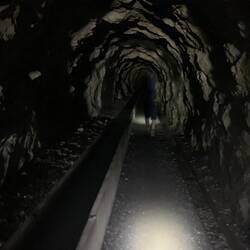 🔦
