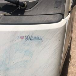 Ein alter Bulli gibt mir Zeichen. (Malaga liegt unten bei meinem Ziel Torrox)