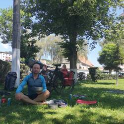 Lunch and heat break in Rupea