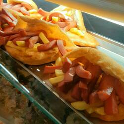 Teigtasche mit wienerkrakken und Pommes 🤗