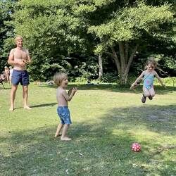 Zeitvertreib im Freibad