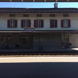 … an Bahnhof goh …