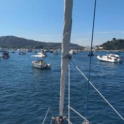 Tagsüber volle Bucht