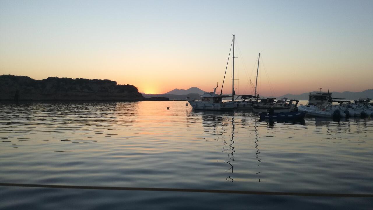 Sonnenaufgang hinter dem Vesuv