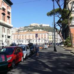 Castello Sant'Elmo als Wahrzeichen der Stadt