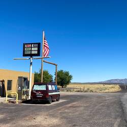 Nicht an jeder Tankstelle gibt es auch Sprit, hier mitten im nichts