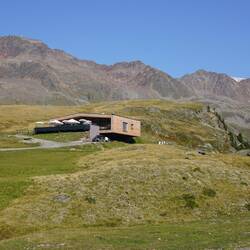 Futuristische Schönwieshütte