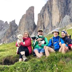 Super Wanderung aber nur teilweise um die Langkofelgruppe, weil die Juniors keine warmen Sachen hatt