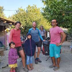 Saying goodbye to Cemil and his family (their neighbour in the background also came over to meet us quickly)