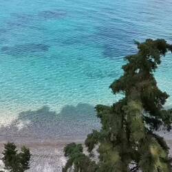 Close to Tsamadou Beach is the beautiful Lemonakia Beach ⛱️⛱️⛱️!