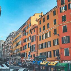 Au bout, la porte médiévale