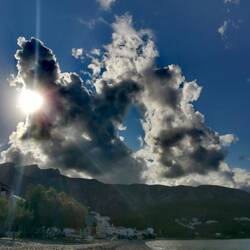 In case of getting a bit boring, watch the sun coming back behind clouds.....