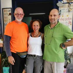A yummy lunch at Vourliotes again - thanks to Sandra for her company and to Christos for his hospitality!