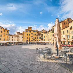 L'amphithéâtre a laissé sa forme à Lucques