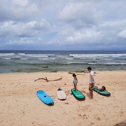 Les explications de tonton Nico sur la plage